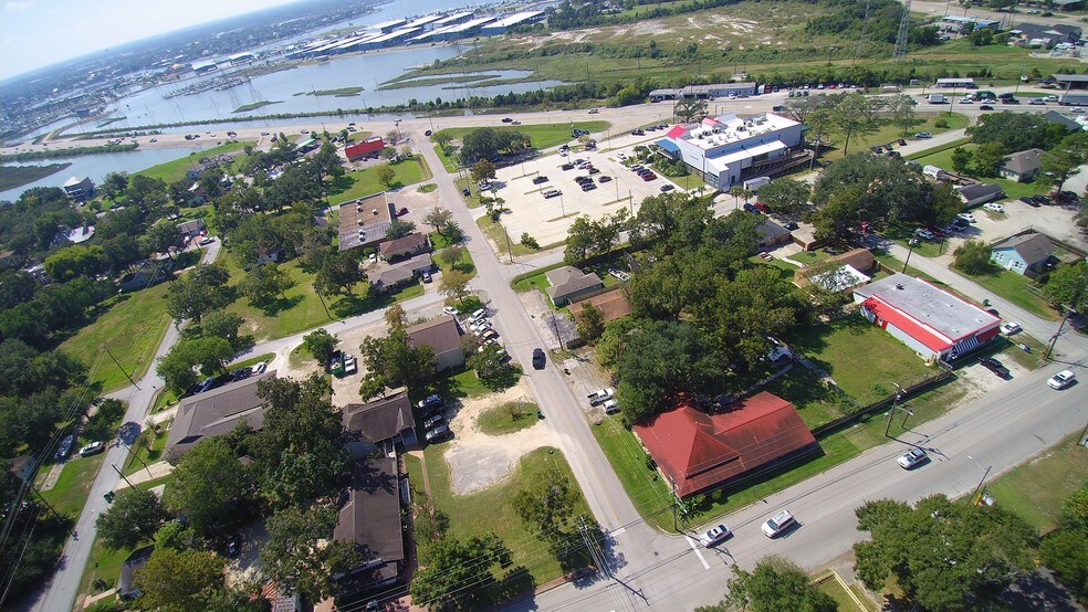 More Photos Of 1105 N Meyer Rd, Seabrook Office For Sale