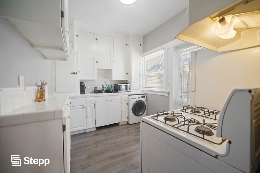 More Photos Of 1836 E 1st St, Long Beach Apartments For Sale