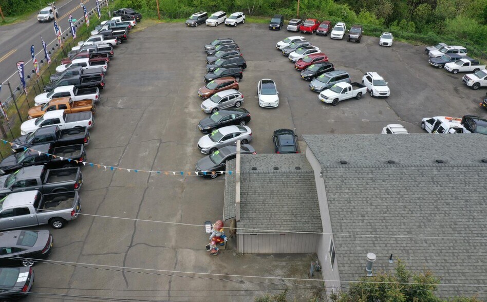 More Photos Of 785 E 3rd St, Lafayette Auto Dealership For Lease