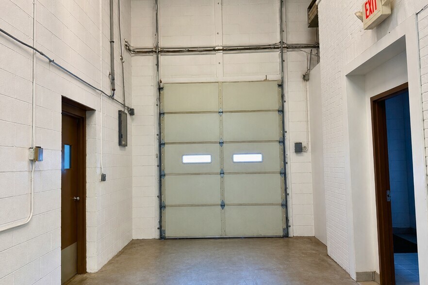 More Photos Of 229-261 Merriam St, Bridgeport Warehouse For Sale