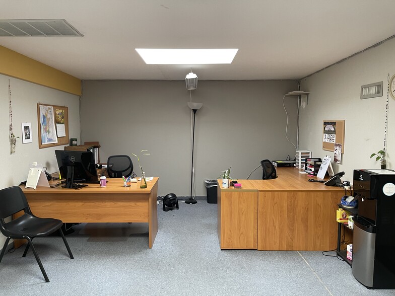 More Photos Of 2610 Daniel Ave, San Diego Light Distribution For Sale