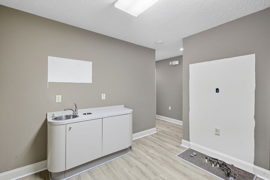 More Photos Of 224 Shallowford Rd NW, Gainesville Medical For Lease