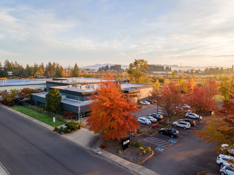 Primary Photo Of 1075 Arrowsmith St, Eugene Light Distribution For Lease