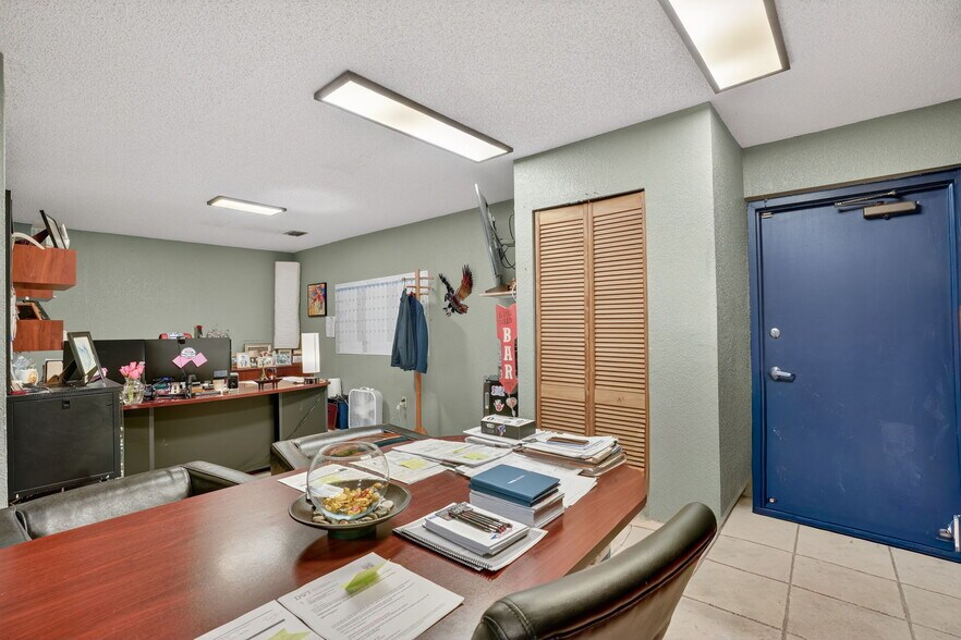 More Photos Of 9180 NW 119th St, Hialeah Warehouse For Sale