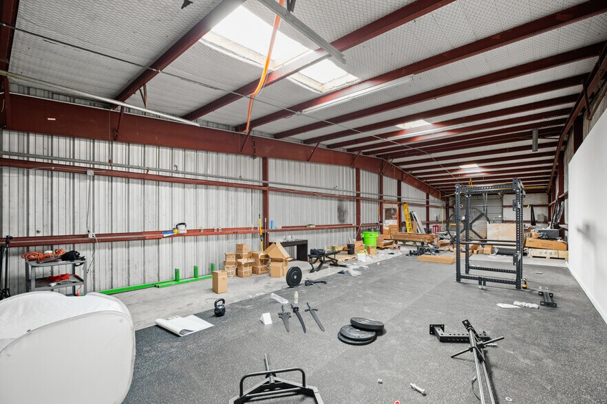More Photos Of 9300 Brown Ln, Austin Warehouse For Lease