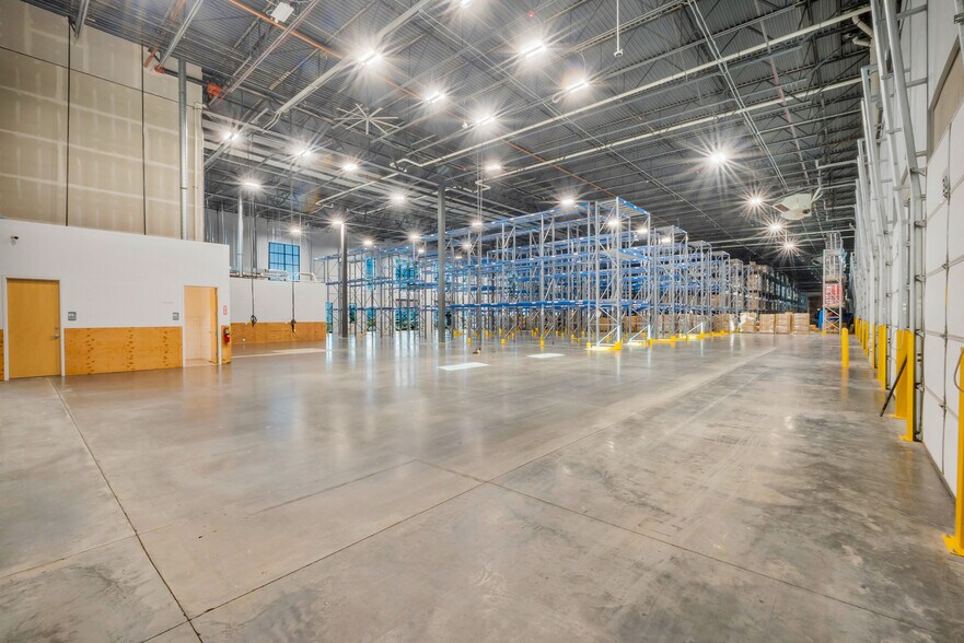 More Photos Of 11400 S Mountain View Cor, South Jordan Distribution For Lease