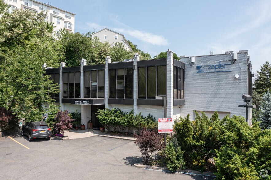 More Photos Of 8400 River Rd, North Bergen Office For Lease