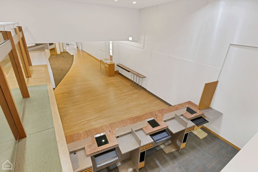 More Photos Of 1309-1311 E 57th St, Chicago Office For Lease