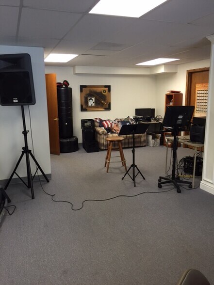 More Photos Of 2299 Brodhead Rd, Aliquippa Medical For Sale