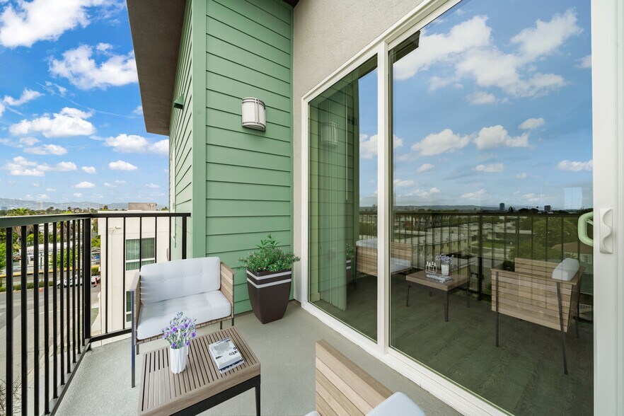 More Photos Of 3518 Chesapeake Ave, Los Angeles Apartments For Sale