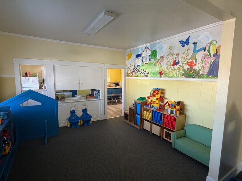 More Photos Of 1421 Palm Dr, Burlingame Religious Facility For Sale