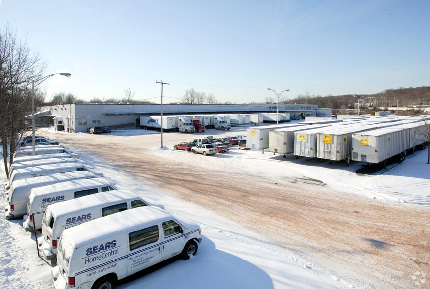 More Photos Of 65 Holmes Rd, Newington Warehouse For Lease