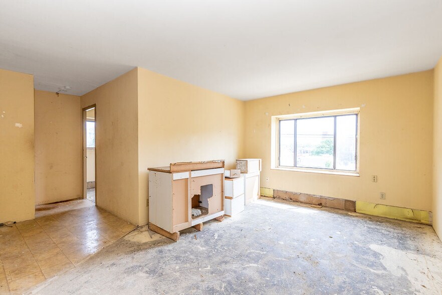 More Photos Of 628 9th St, Niagara Falls Apartments For Sale