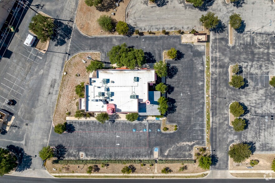 More Photos Of 17660 Henderson Pass, San Antonio Restaurant For Sale