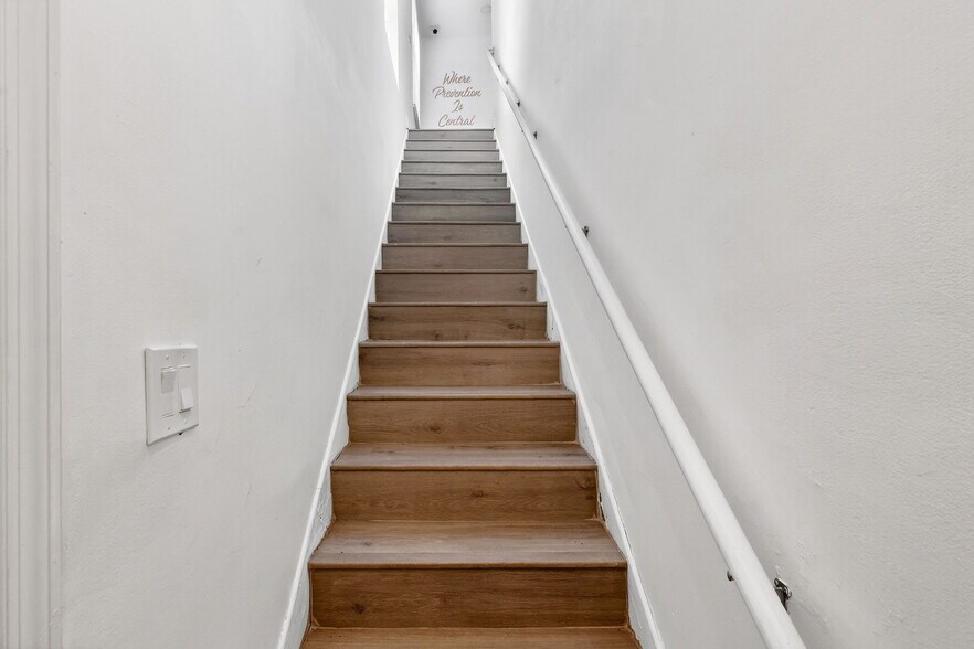 More Photos Of 129 N 5th St, Fort Pierce Storefront Retail Residential For Lease