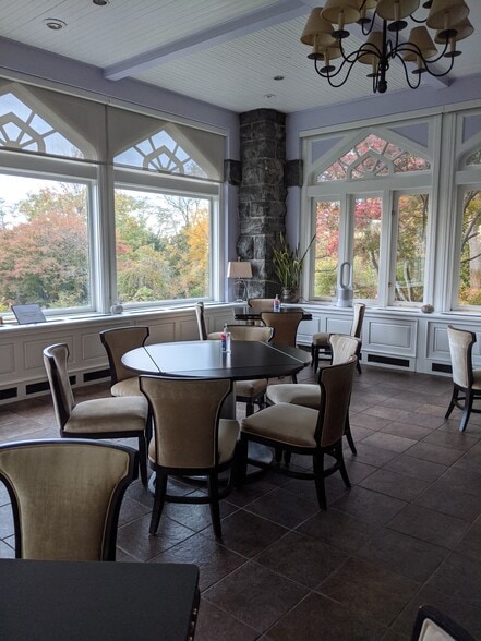 Primary Photo Of 400 Benedict Ave, Tarrytown Hotel For Lease