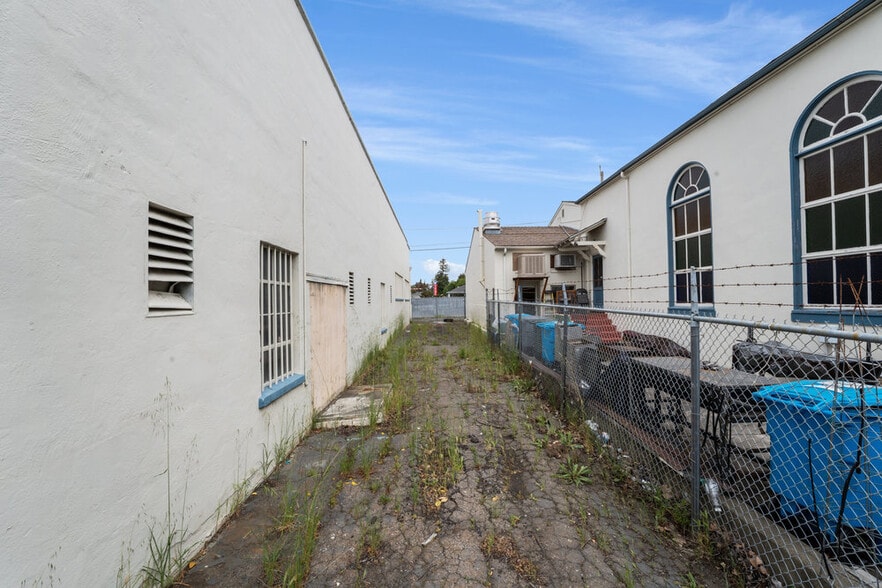 More Photos Of 1110 Colusa St, Vallejo Auto Repair For Sale