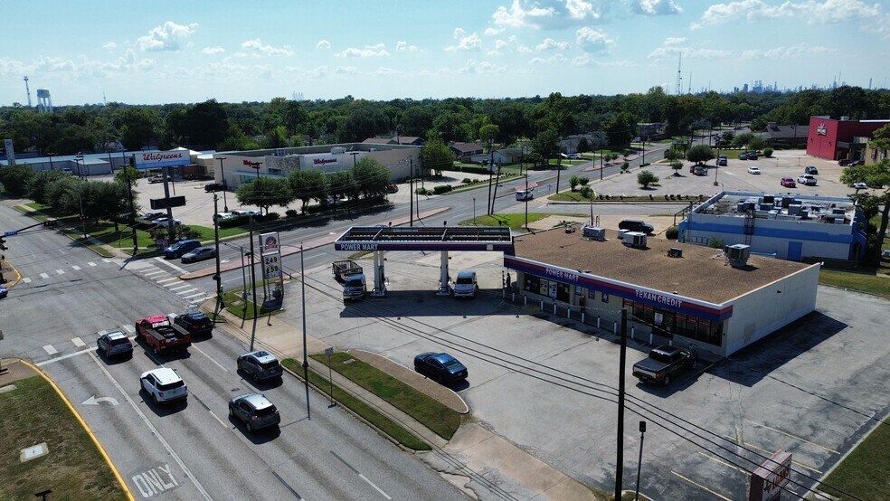 More Photos Of 1601 N Alexander Dr, Baytown Storefront For Lease
