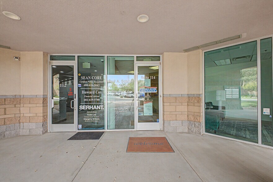 More Photos Of 565 W Chandler Blvd, Chandler Office For Lease