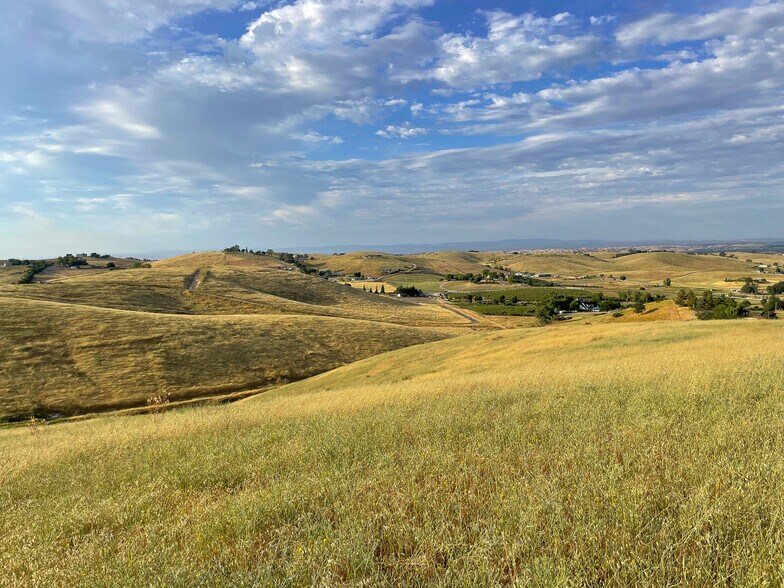 More Photos Of 0 E. 41 Hwy, Templeton Land For Sale