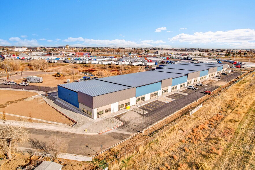 More Photos Of 5200 Oneida St, Commerce City Showroom For Lease