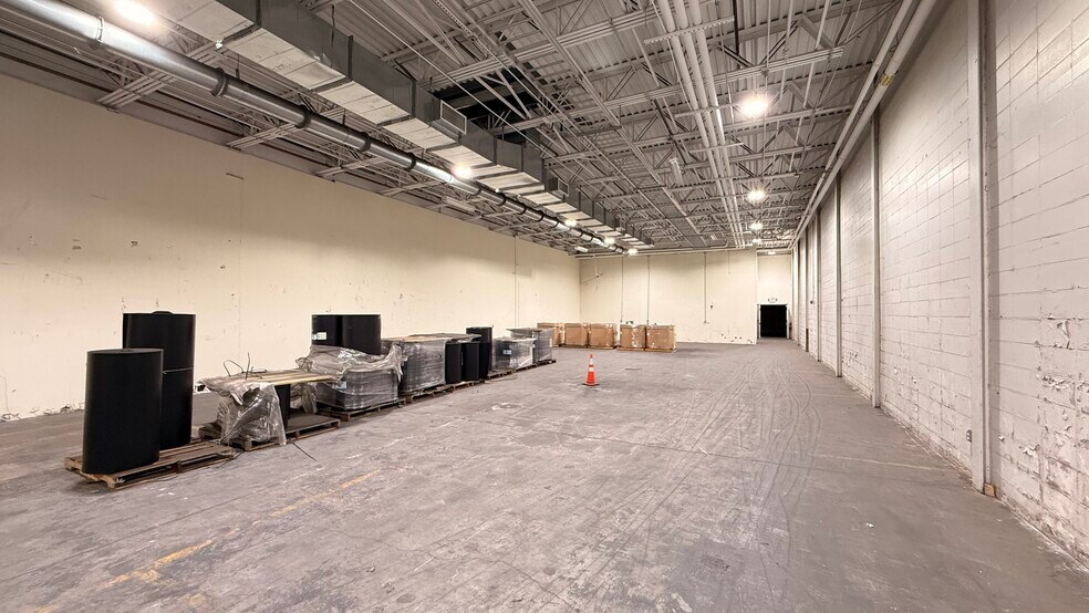 More Photos Of 240 Circle Dr N, Piscataway Manufacturing For Sale