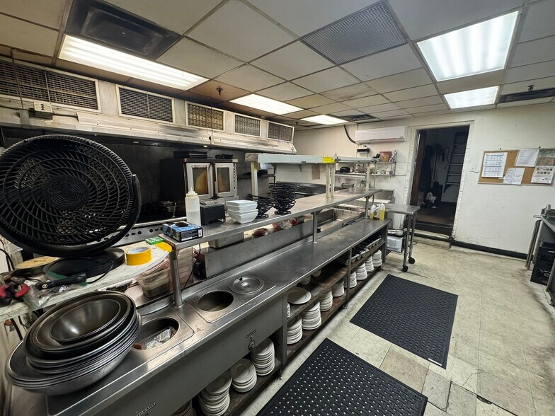 More Photos Of 154-190 N Merchant St, Decatur General Retail For Sale
