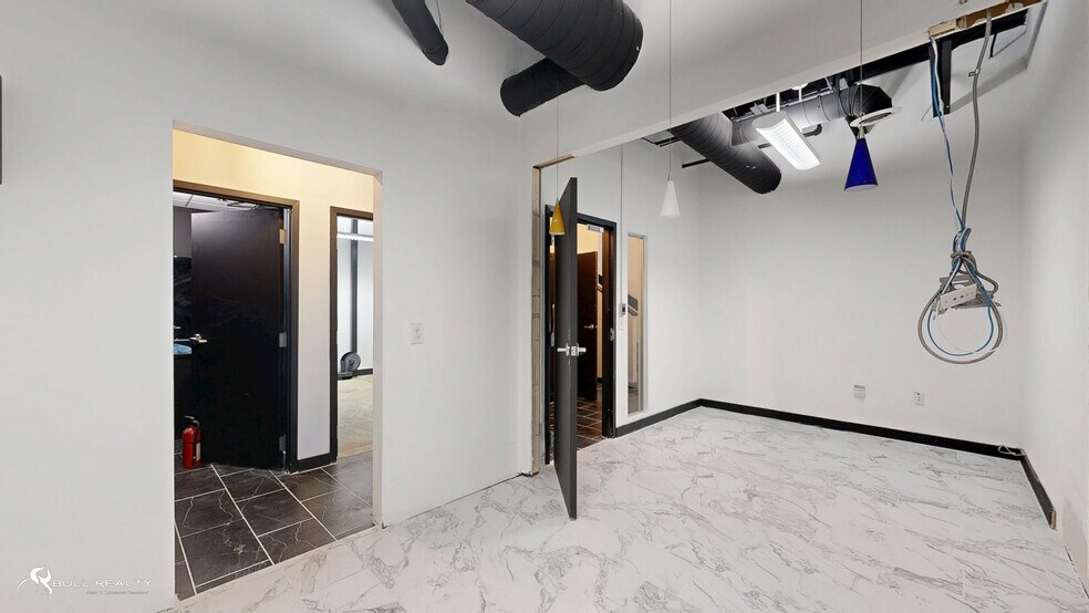 More Photos Of 1690 Roberts Blvd, Kennesaw Warehouse For Lease