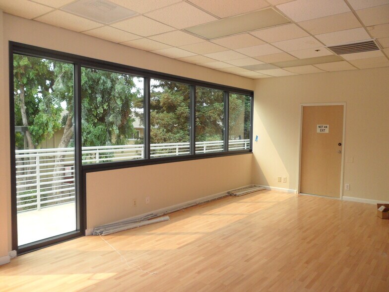 More Photos Of 102 Persian Dr, Sunnyvale Office For Lease