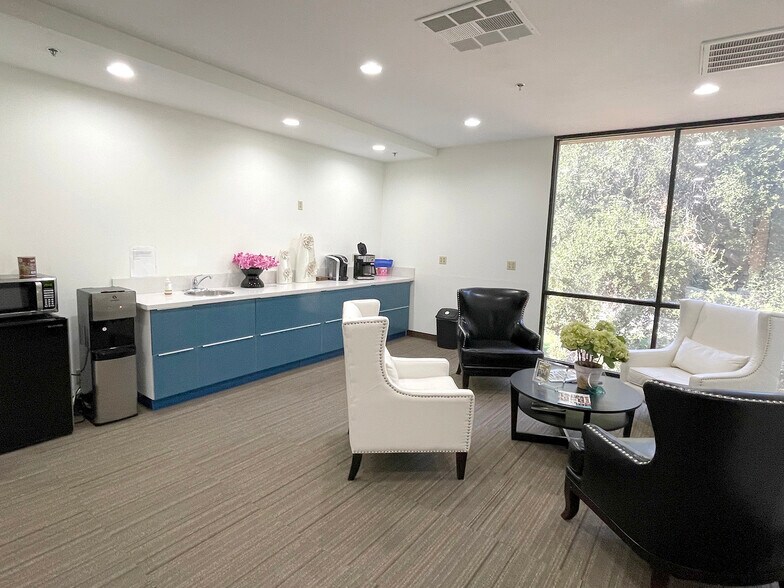 More Photos Of 1211 Center Court Dr, Covina Office For Lease