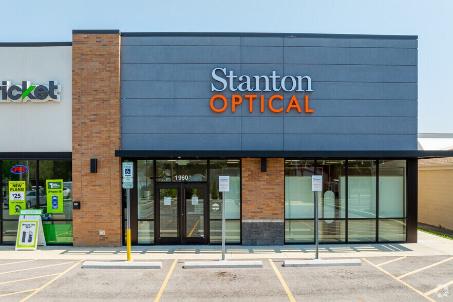 More Photos Of 1980 N National Rd, Columbus Storefront Retail Office For Sale