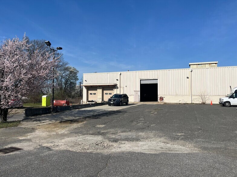 More Photos Of 4601 Lydell Rd, Cheverly Warehouse For Lease