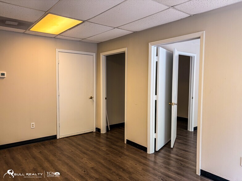 More Photos Of 5891 New Peachtree Rd, Doraville Warehouse For Lease