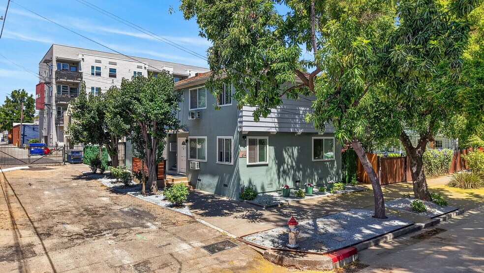 More Photos Of 614 17th St, Sacramento Apartments For Sale
