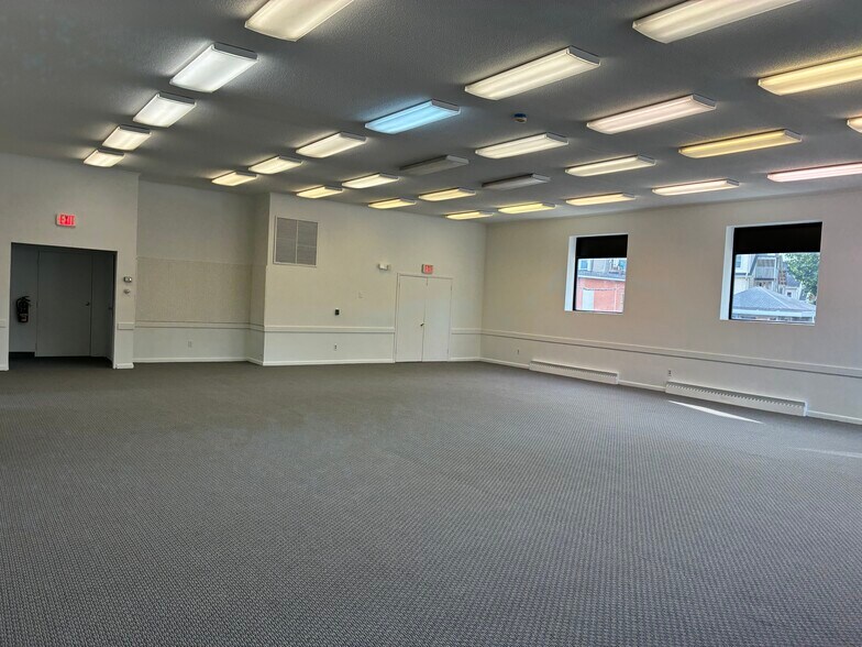 More Photos Of 132 Franklin St, Torrington Office For Lease