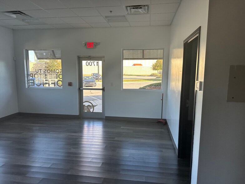 More Photos Of 1700 Chaps Pl, Kissimmee Storefront Retail Office For Lease
