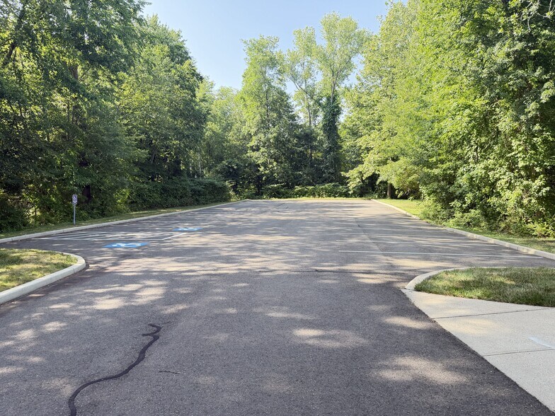 More Photos Of 20 Commercial St, Branford Research And Development For Lease