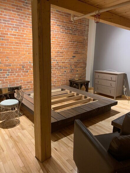 More Photos Of 10265 107th St NW, Edmonton Apartments For Sale