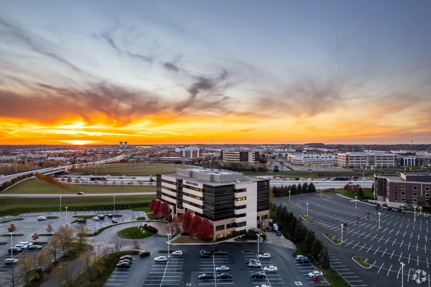 More Photos Of 1900 Polaris Pky, Columbus Office For Lease