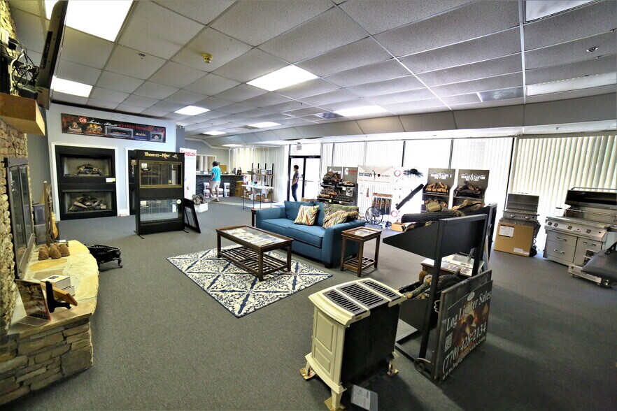 More Photos Of 121 Bells Ferry Ln, Marietta Distribution For Lease