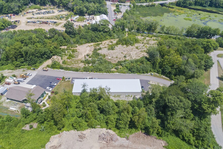 More Photos Of 412 Maple Ave, Uncasville Service For Lease