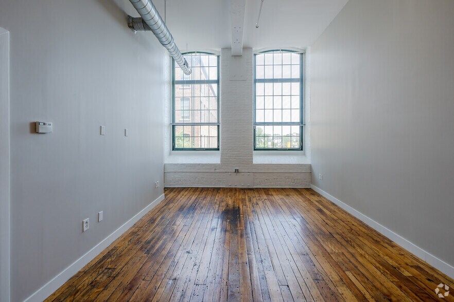 More Photos Of 166 Valley St, Providence Apartments For Sale