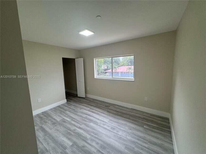 More Photos Of 205 NW 159th St, Miami Multifamily For Sale