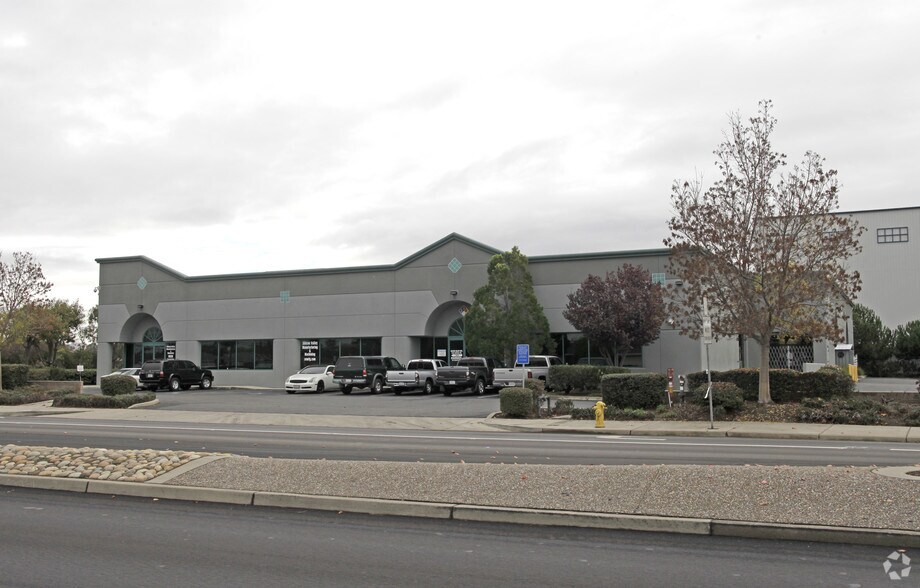 More Photos Of 6520-6540 Central Ave, Newark Manufacturing For Sale