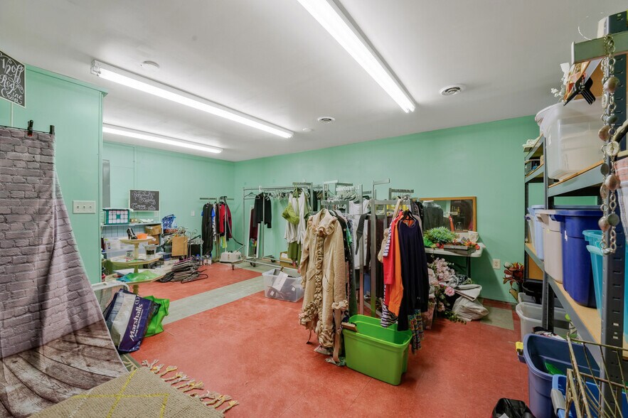 More Photos Of 2665 J Maddy Pky, Interlochen Storefront For Sale