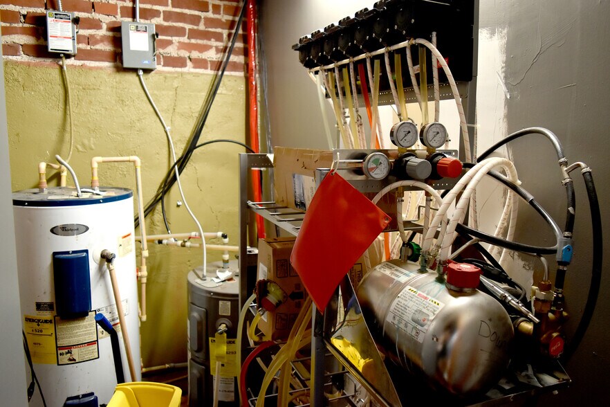 More Photos Of 124 E G.E. Patterson Ave, Memphis Restaurant For Sale