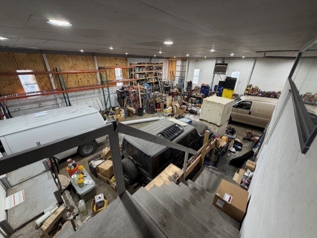 More Photos Of 10139 Kaw Dr, Edwardsville Warehouse For Lease