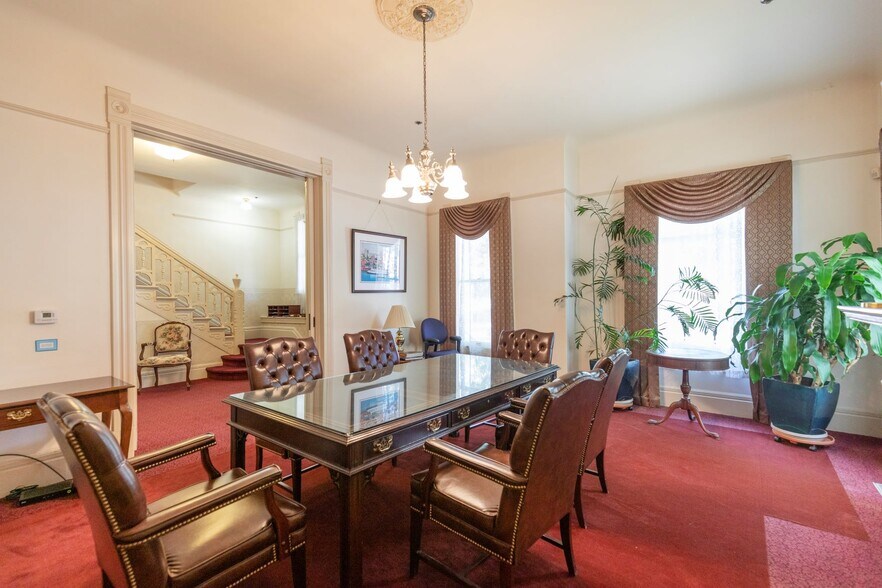 More Photos Of 1903 21st St, Sacramento Office Residential For Lease