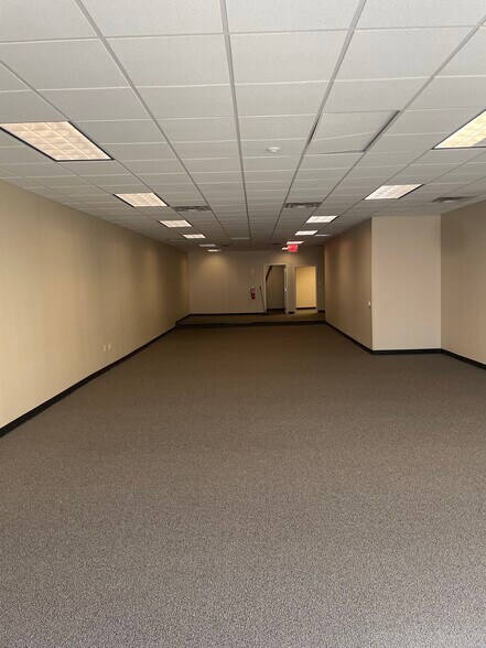 More Photos Of 30-76 Steinway St, Astoria Storefront Retail Office For Sale