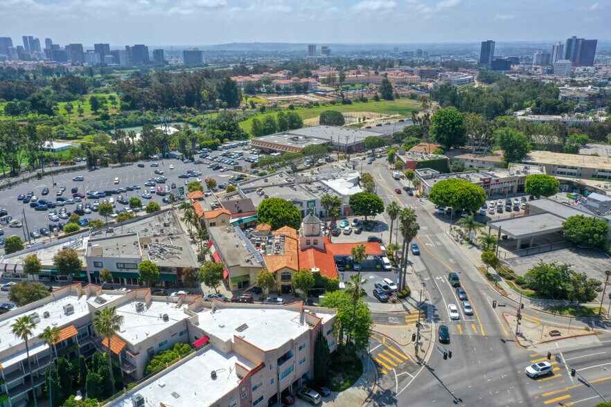 More Photos Of 11628 Barrington Ct, Los Angeles Storefront Retail Office For Lease